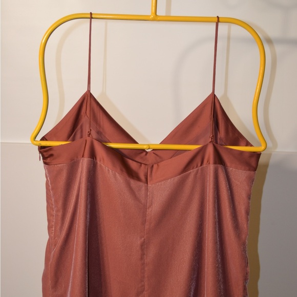 Club Monaco velvet look camisole in a beautiful coral colour. - Picture 3 of 11